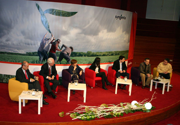 11032013133116_mesa-redonda
