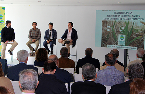 19052017090234_un_momento_de_la_mesa_redonda