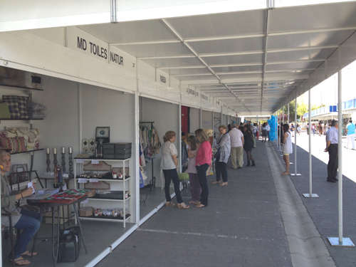 20120605041707_stands_exteriores