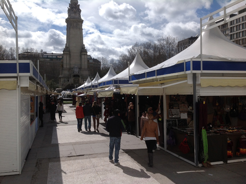 20130326041612_stands_exteriores