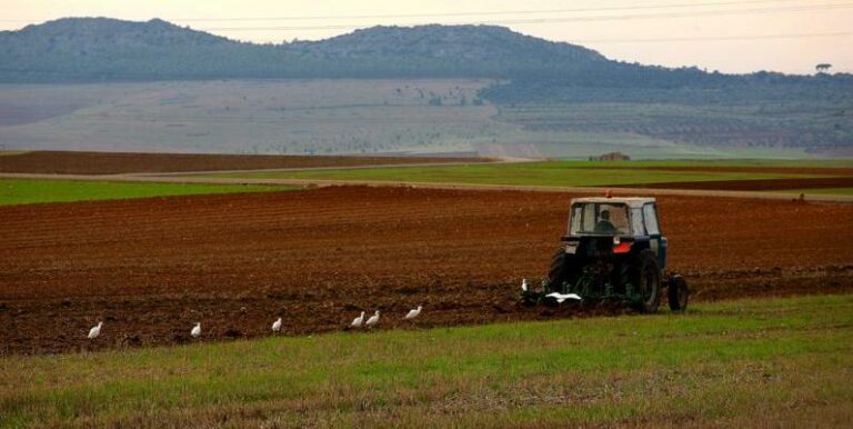 30052017133203_tractor