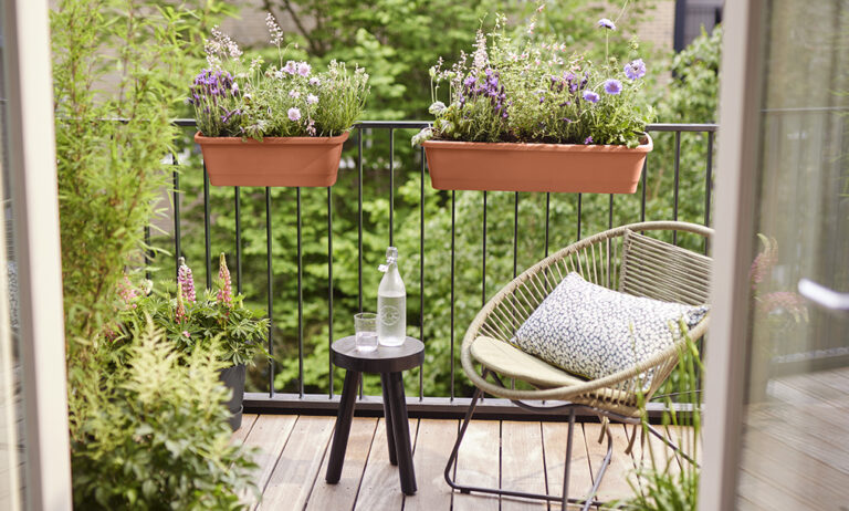elho_jardinera_noa_balcon_color_terra_23072024081637