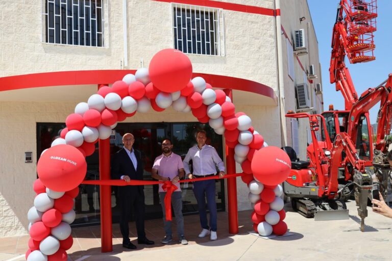 responsables_de_loxamhune_en_la_inauguracion_de_la_sede_de_gava_19072022141512