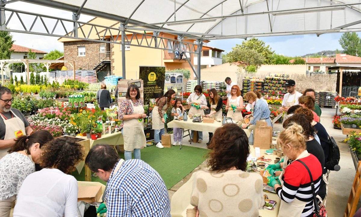 compo_garden_tour_11042024093653